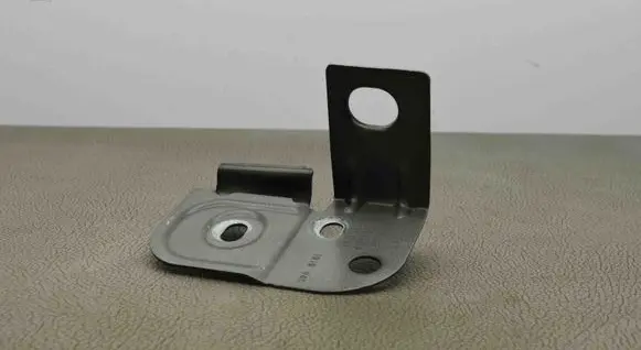 Audi Q7 4M Fender mounting bracket 4M0821167