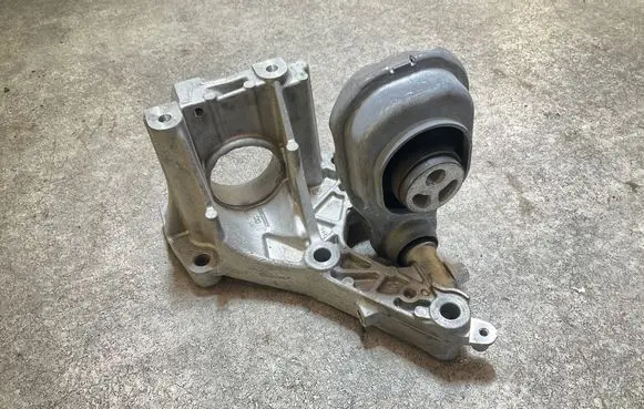 Mercedes-Benz A W177 Engine mount bracket A2472400600