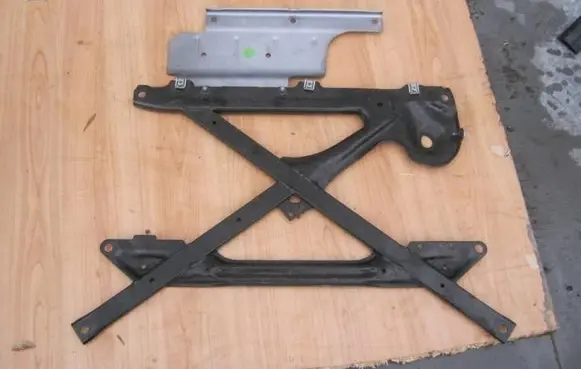 Audi A4 S4 B8 8K Fender mounting bracket