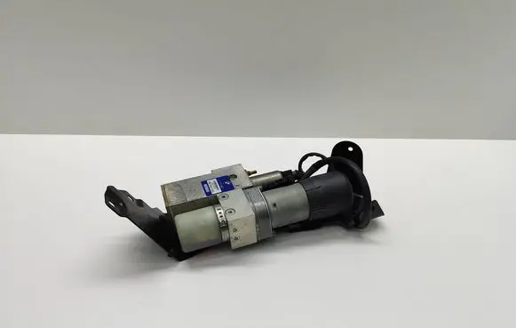 BMW 5 E60 E61 Tailgate hydraulic pump motor 7111867 037437 HB70401