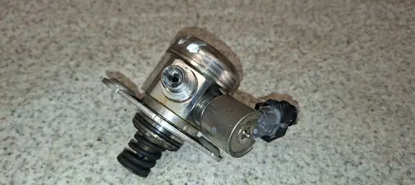 Ford Kuga II Fuel injection high pressure pump BM5G9D376BB 0261520140 3004534364