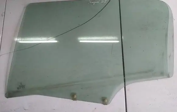 Peugeot 307 Rear door window glass AS2