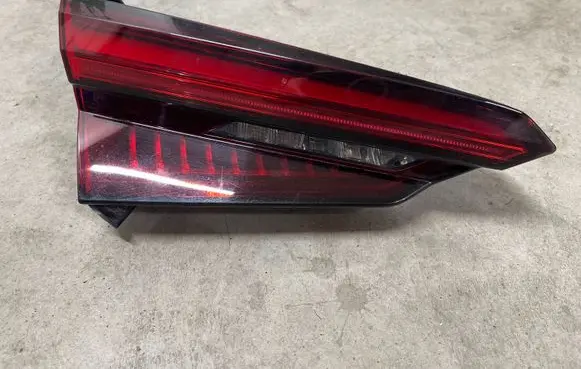 Audi A5 Tailgate rear/tail lights 8W6945093J
