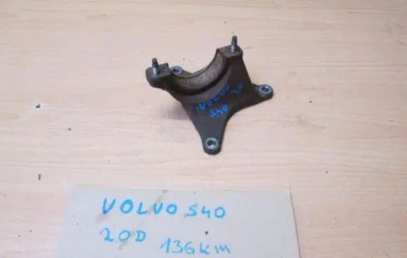 Volvo S40, V40 Engine mounting bracket 31262935