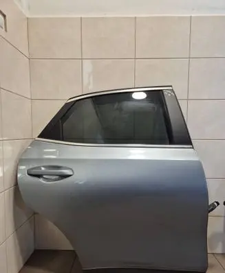 KIA Xceed Rear door