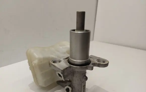 Audi A4 S4 B8 8K Master brake cylinder 8K0611301A 6458