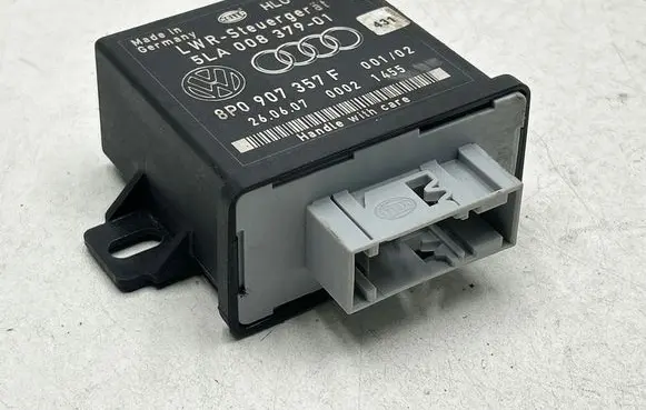 Audi A6 S6 C6 4F Light module LCM 5LA00837901 8P0907357F 00021455