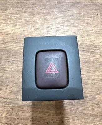 Volvo V70 Hazard light switch 30710106 08W153