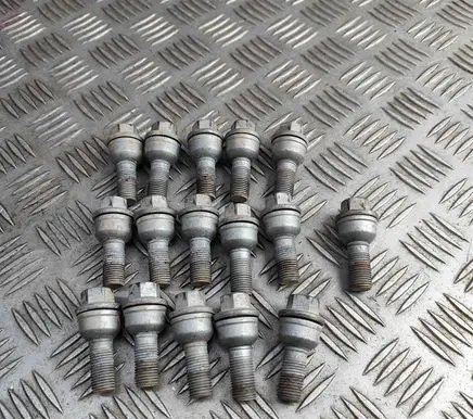 Audi Q5 SQ5 Nuts/bolts 8R0601295