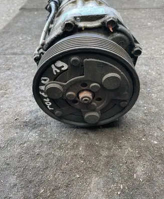 Seat Toledo I (1L) Air conditioning (A/C) compressor (pump) 1J0820803F A1666705924