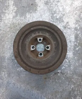 Volkswagen PASSAT B4 Crankshaft pulley 028105243k