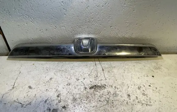 Honda CR-V Trunk door license plate light bar 74890SWWE010M1 74890SWWE110M1