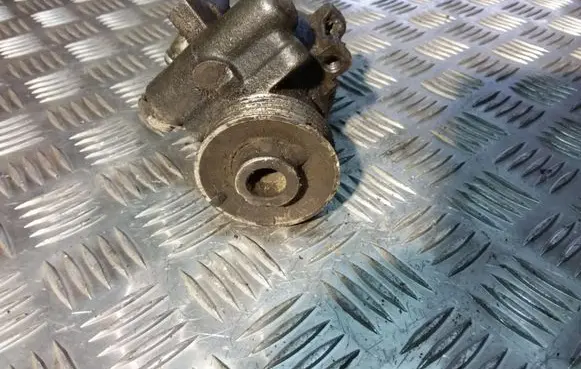 Ford Focus Power steering pump 93BB3A674CB