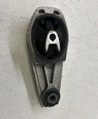 Citroen C3 Gearbox mount 9673005780