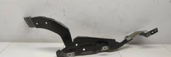 Fender mounting bracket