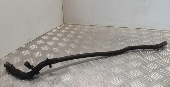 Volkswagen Touareg I Engine coolant pipe/hose