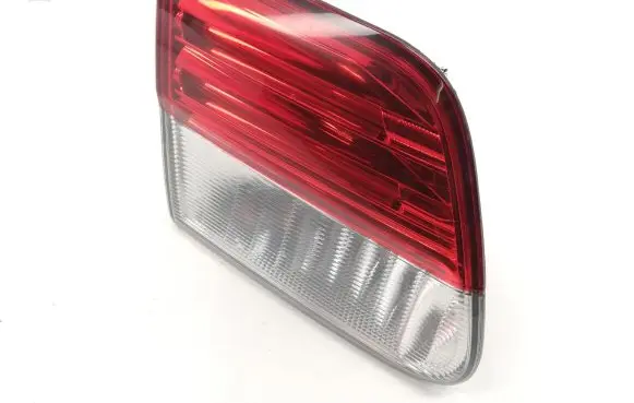 Toyota Avensis T270 Tailgate rear/tail lights
