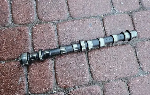 Opel Insignia A Camshaft 55565853- 55565668