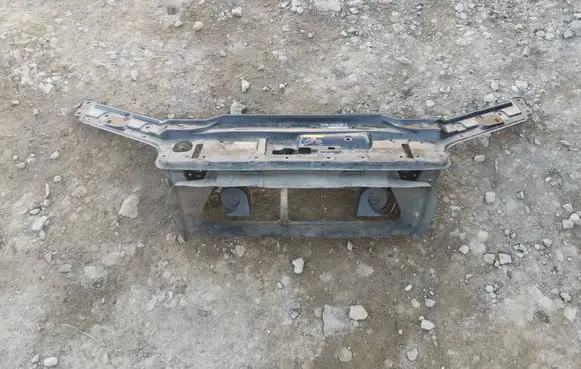 Volvo XC70 Radiator support slam panel 30760541 30748023 30760378