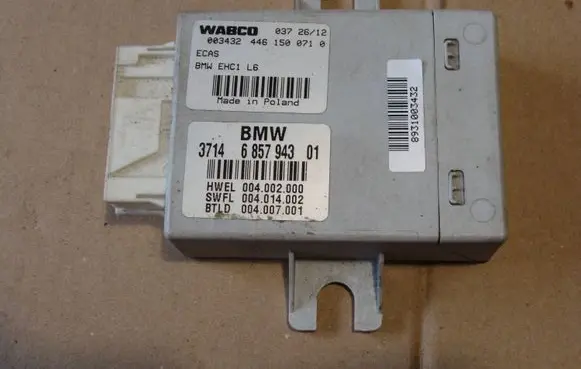 BMW 5 F10 F11 Air suspension control unit module (rear) 6857943