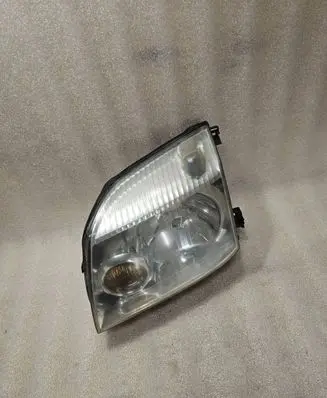 Nissan X-Trail T30 Headlight/headlamp