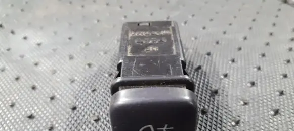 Fog light switch