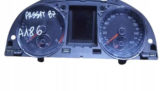 Volkswagen PASSAT B7 Speedometer (instrument cluster) 3AA920970J