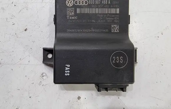 Audi Q3 8U Gateway control module 8U0907468A 2840652904300