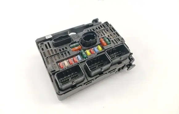Citroen C4 I Fuse module 9661682980