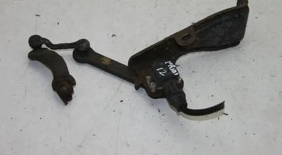 Toyota Prius (XW30) Headlight/headlamp level sensor 