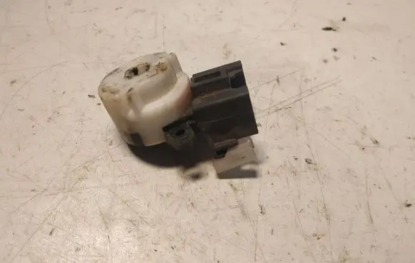 Toyota Avensis T220 Ignition lock contact 