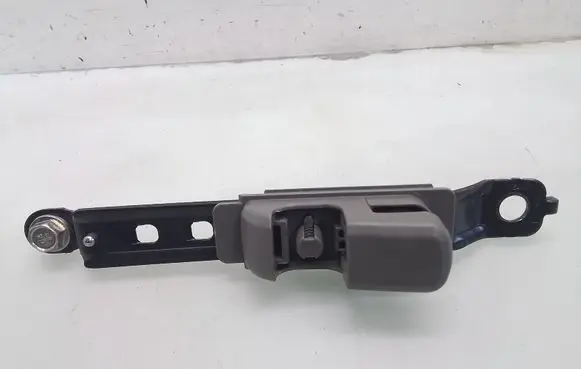 Nissan Murano Z50 Seat belt height adjuster F4205