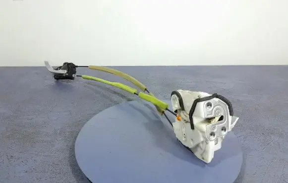 Mazda CX-5 Front door lock H37-H48