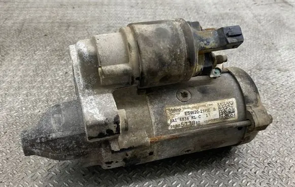 Peugeot 308 Starter motor 9832577880