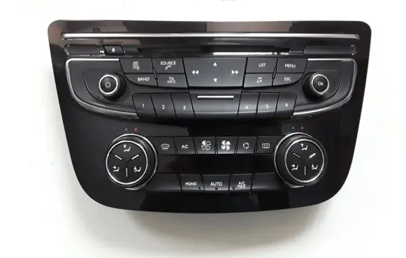Peugeot 508 Air conditioner control unit module E1060945M01