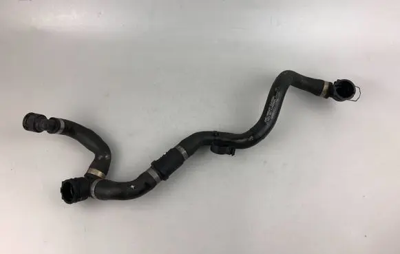 Mercedes-Benz CLS W257 Engine coolant pipe/hose A2135019701