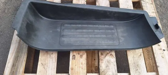Front sill trim cover