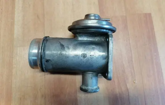 BMW 1 E81 E87 EGR valve 7804381 11717804381 70051200