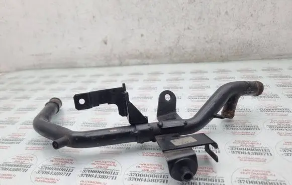 Audi A4 S4 B5 8D Engine coolant pipe/hose 028121065S