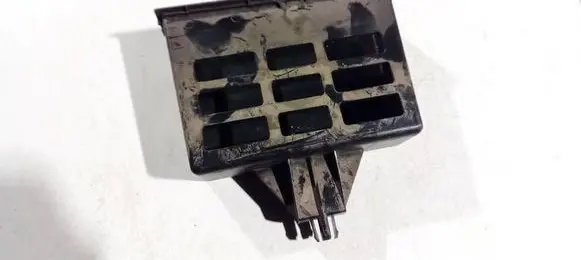 Glove box