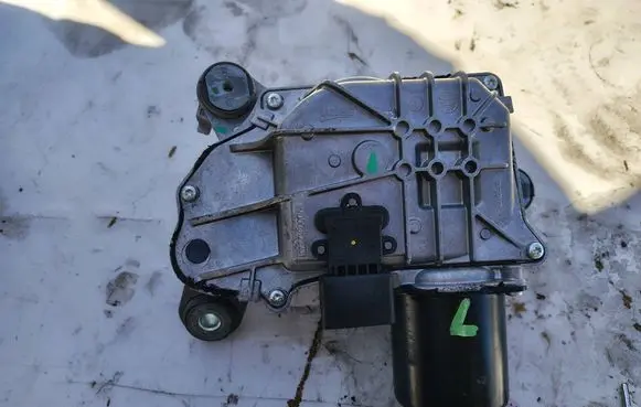 Citroen DS5 Front wiper linkage and motor