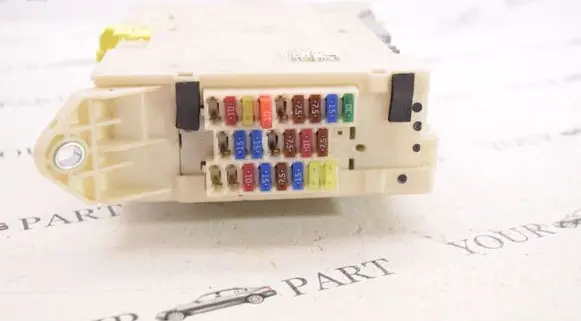 Lexus IS 220D-250-350 Fuse box set 8273053020
