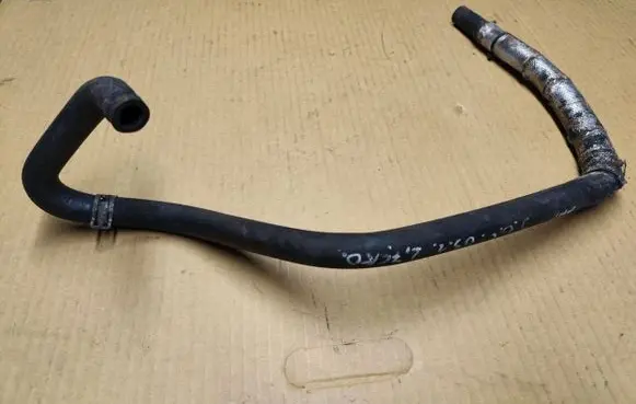 Jeep Grand Cherokee (WJ) Engine coolant pipe/hose