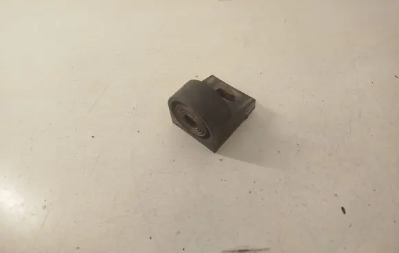 Radiator mount bracket