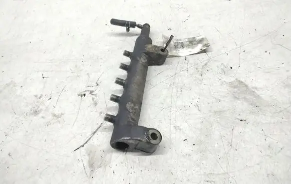 Nissan X-Trail T30 Fuel main line pipe