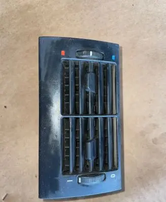 BMW 5 E39 Rear air vent grill 8376150