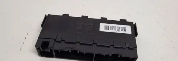 Toyota Yaris Fuse module 8264147020 72818502 6204147020
