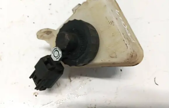 Ford Focus Brake fluid reservoir 98AB2C217AC 98AB-2C217AC
