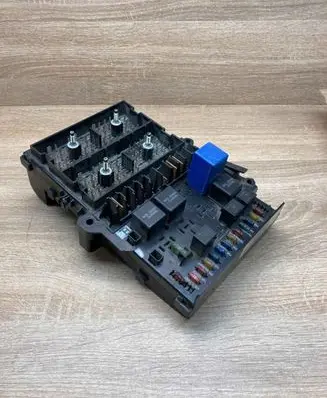 Chrysler Voyager Fuse module P4707794