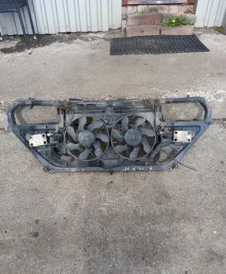 Peugeot 605 Radiator support slam panel